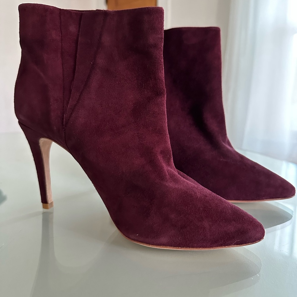 🎉🎉Host Pick 🎉🎉Joie burgundy suede ankle boots. Size 8.5 (IT 38.5)